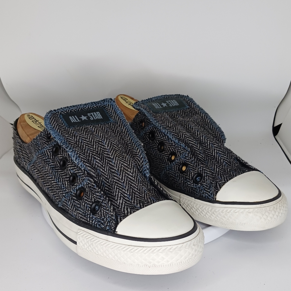 Converse - Picture 2 of 6